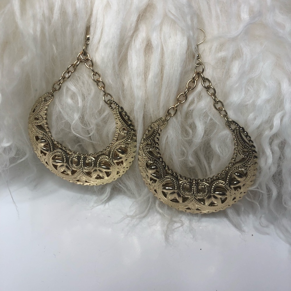 Chandelier Earrings (fashion)